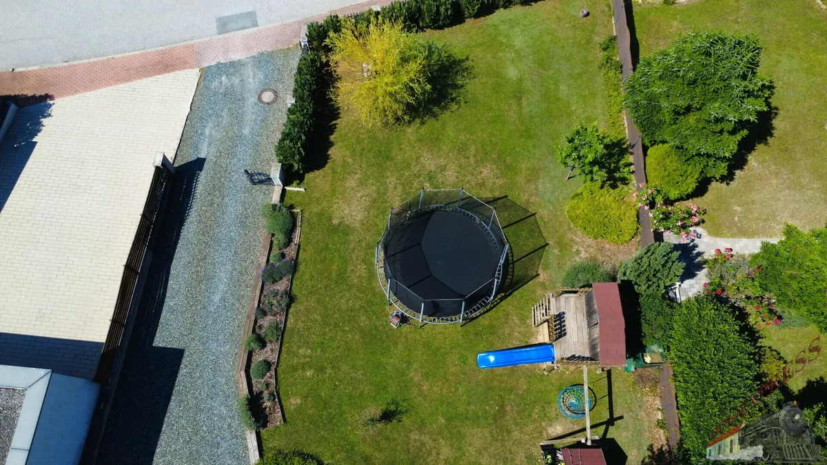 Einfamilienhaus am Waldrand - Sackgasse - Pool - PV- Anlage - Ansicht 3