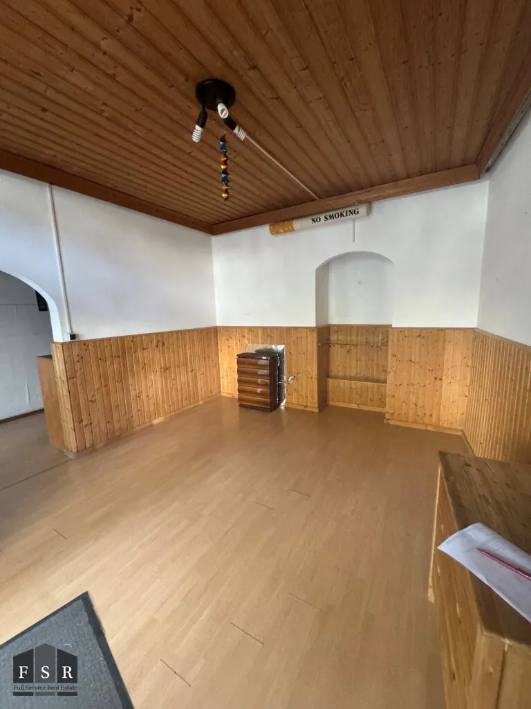 Kleines Geschäftslokal in Jugendstil- Zinshausjuwel! Laurentius Platz - U3 Nähe - Lokal / Büro / Arztpraxis / Geschäftszentrale / Yogastudio / Lager - viele Anwendungsmöglichkeiten! - Ansicht 3