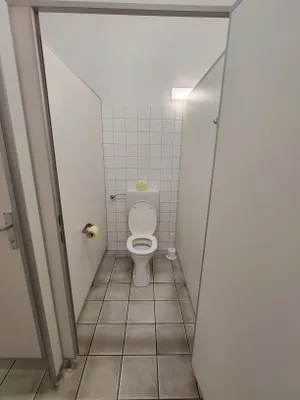 10-Zimmer-Gewerbeimmobilie mieten in Bruck-Mürzzuschlag – 289 m², € 2.486 – Bild 13 von 17