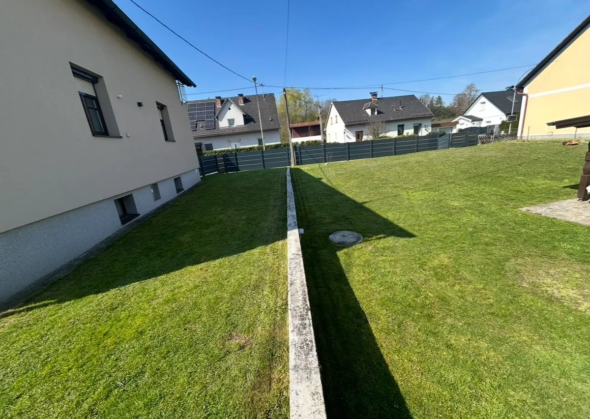Einfamilienhaus mit insgesamt 1.091 m² Grundstücksfläche, bestehend aus einem Grundstück mit 638 m² sowie einem zweiten Grundstück mit 453 m². - Widok 3