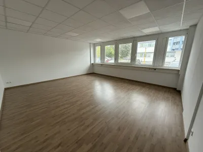 1-Zimmer-Gewerbeimmobilie mieten in Baden – 40 m², € 534 – Bild 4 von 5