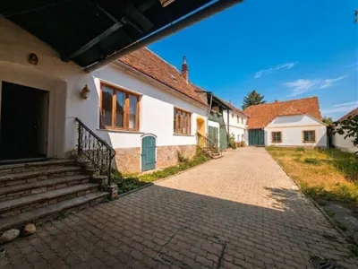6-Zimmer-Haus kaufen in Hollabrunn – 210 m², € 210.000 – Bild 3 von 14