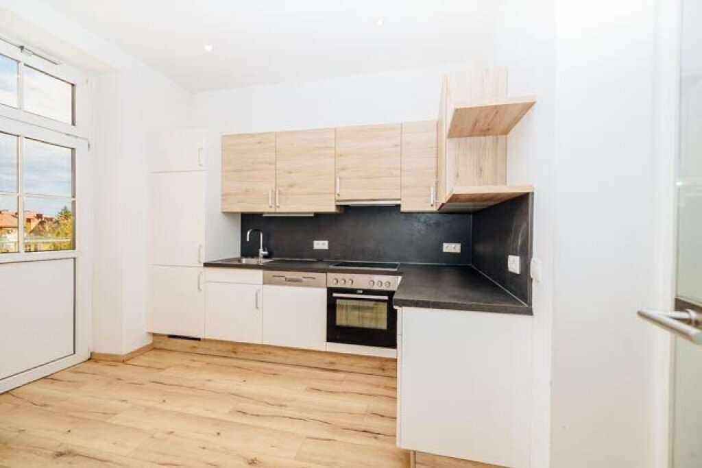 BAHNHOFNAHE LAGE I BALKON I KOMPLETT SANIERT I 3. OG MIT LIFT I HELL & FREUNDLICH I MODERNES BADEZIMMER MIT EBENERDIGE DUSCHE I PROJEKT WOHNEN I - Ansicht 2