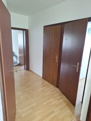 4-Zimmer-Wohnung mieten in Vöcklabruck – 75 m², € 500 – Bild 2 von 4