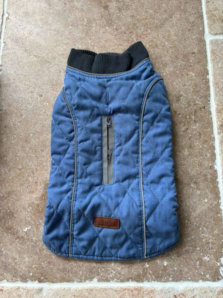 Hundebekleidung Wintwrmantel Chihuahua,  7,- (6156 Gries am Brenner) -  willhaben