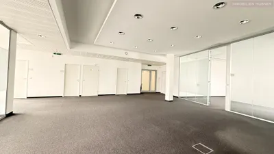 9-Zimmer-Gewerbeimmobilie mieten in Bruck an der Leitha – 357 m², € 5.442 – Bild 9 von 16