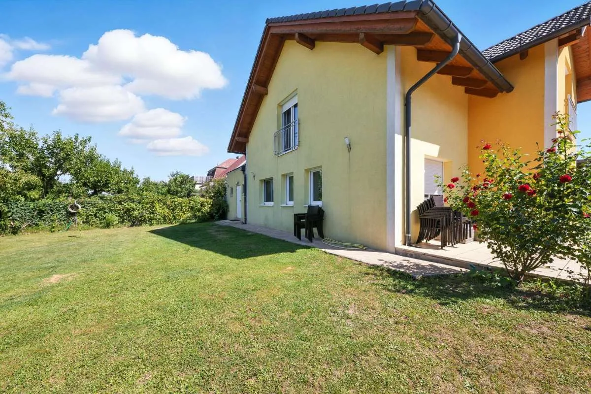 Exklusives Wohnerlebnis: Hochwertiges Zuhause auf 1300 m² Eigengrund am Wiener Stadtrand! - Vista 2
