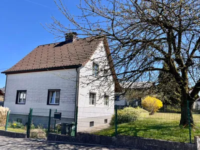 6-Zimmer-Haus kaufen in Vöcklabruck – 116 m², € 380.000 – Bild 1 von 10