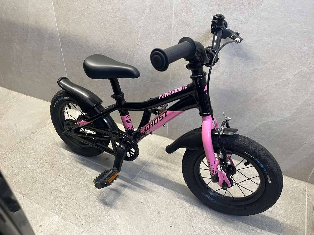 Ghost Kinderfahrrad 12 Zoll mit Sttzrder,  85,- (5071 Wals) - willhaben