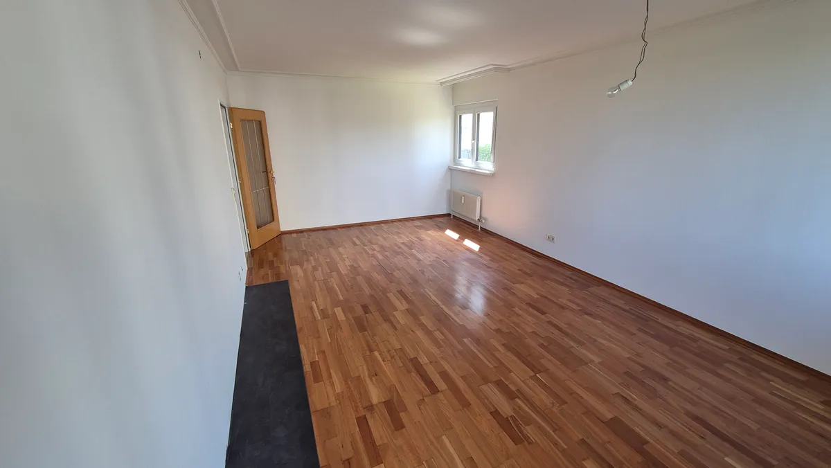 86 m² 3 Zimmer Wohnung im Erdgeschoß, Neustadt, Atriumhaus mit eigenem Parkplatz - Widok 2