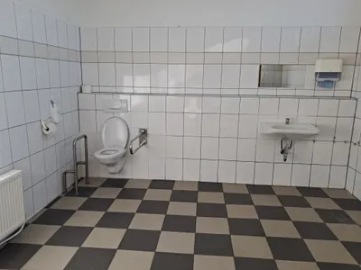 Gewerbeimmobilie mieten in Braunau am Inn – 700 m², € 8 – Bild 6 von 9