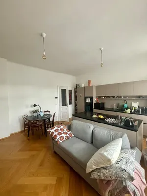 Helle, hochwertig sanierte 3-Zimmer-Altbauwohnung mit Parkblick - voll möbliert & all-inclusive – Bild 2