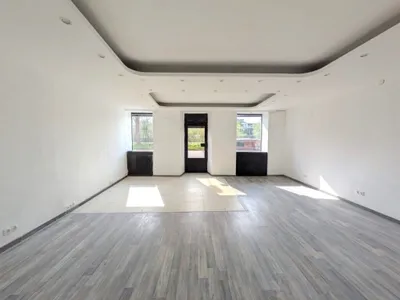 Gewerbeimmobilie kaufen in Innsbruck – 50 m², € 320.000 – Bild 2 von 6