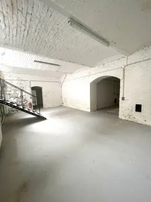 8-Zimmer-Gewerbeimmobilie kaufen in Wien – 291 m², € 199.000 – Bild 1 von 18