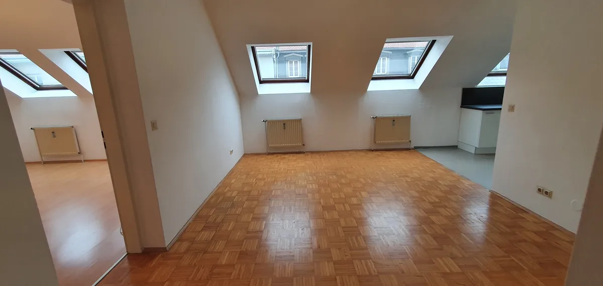Geräumige 4 Zimmer Wohnung im Bezirk Lend. 3er WG möglich. – pohled 3