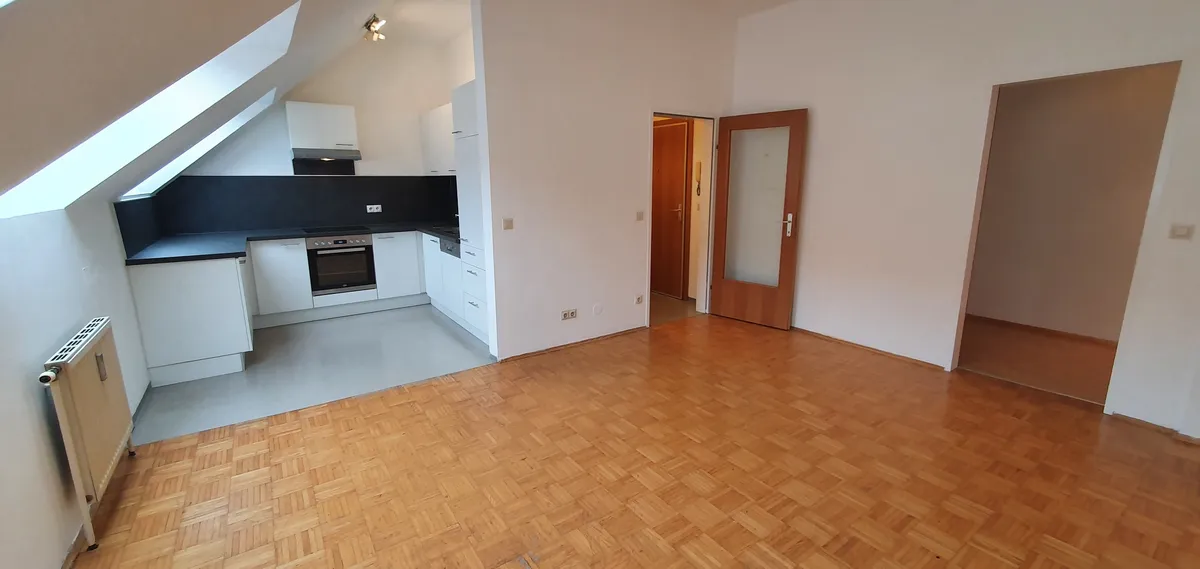 Geräumige 4 Zimmer Wohnung im Bezirk Lend. 3er WG möglich. – pohled 2