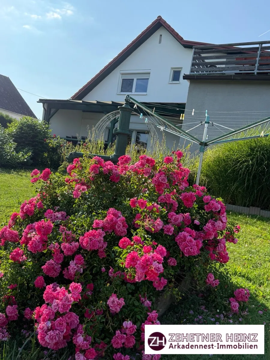 Liebhaberobjekt: möbliert & bezugsfertig großes Familienhaus oder Gästehaus in Lutzmannsburg mit 180 m² Wohnfläche auf 1.200m² sonnigem Grundstück - Ansicht 2