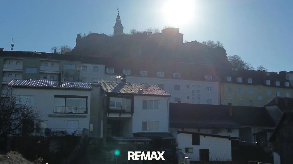 Einfamilienhaus in Toplage von Güssing - großzügig, zentral & mit Burgblick - Ansicht 3