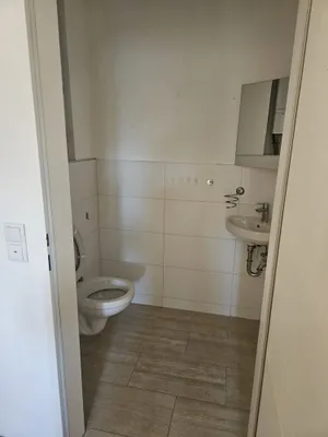 Neubau 3 Zimmer Wohnung in sehr ruhiger Lage am Stadtrand – Bild 2