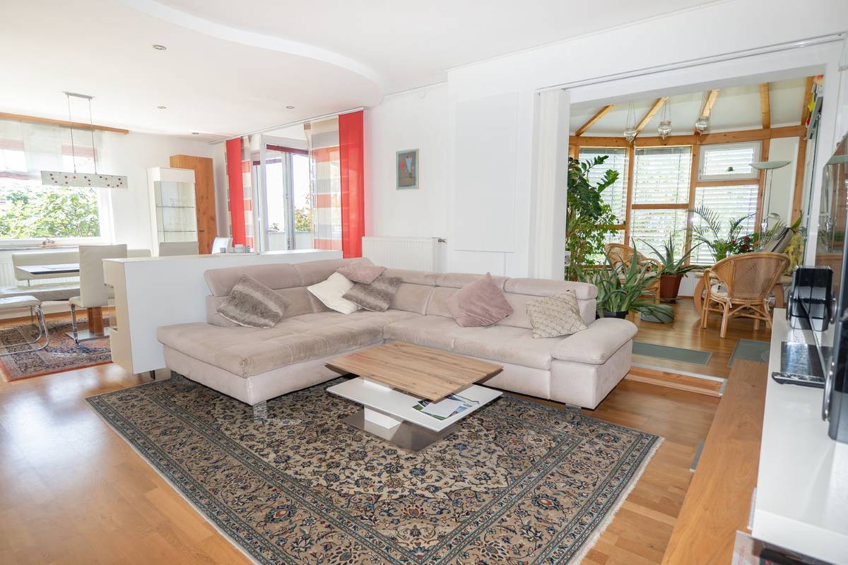Hart bei Graz: Wohnen mit Fernblick - Großzügiges Wohnhaus mit Einliegerwohnung und Pool - Ansicht 2