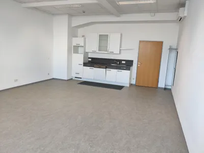 Gewerbeimmobilie mieten in Wels – 43 m², € 517 – Bild 2 von 5