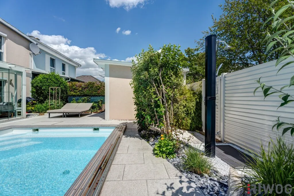 **Private Wohlfühloase mit Pool, Wintergarten & unverbaubarem Blick ins Grüne** - Ansicht 3