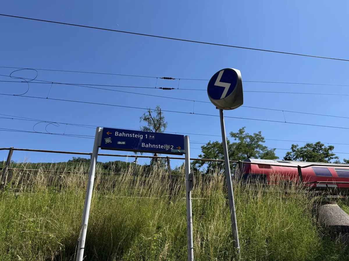 Ruhige 2 Zimmer Wohnung mit Loggia unweit des Bahnhofs! - Widok 2