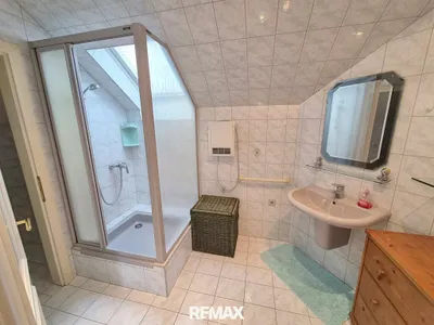 4-Zimmer-Haus kaufen in Baden – 142,1 m², € 420.000 – Bild 17 von 38