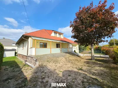 4-Zimmer-Haus kaufen in Baden – 142,1 m², € 420.000 – Bild 2 von 38