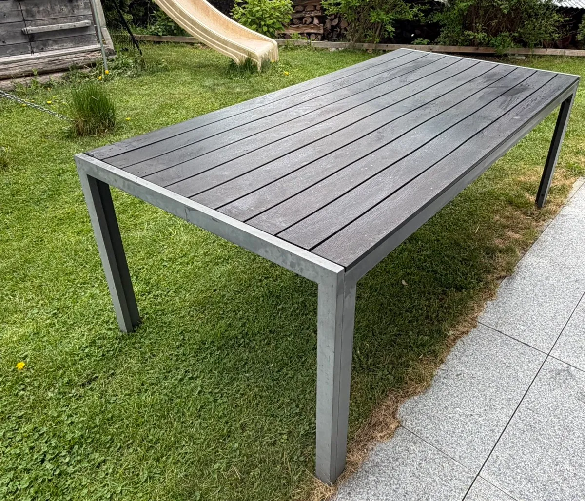 Gartentisch zu verschenken, € 0,- (5771 Leogang)