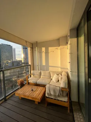 PART FURNISHED MODERN APARTMENT ON HIGHER FLOOR: 3 ROOMS with Fitness und Sauna * free from 01.08.2026 *