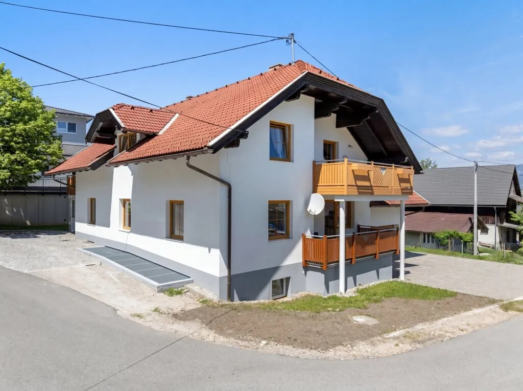 Pogöriach: Mehrfamilienhaus ++++ Sonniges Zinshaus in Faaker See Nähe ++++ - Widok 3