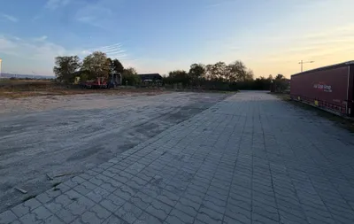 Immobilie mieten in Baden – 1 500 m², € 1 – Bild 2 von 3