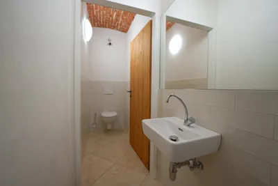 2-Zimmer-Gewerbeimmobilie mieten in Wels – 108 m², € 1.537 – Bild 8 von 20
