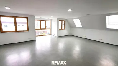 1-Zimmer-Gewerbeimmobilie mieten in Bruck an der Leitha – 75 m², € 602 – Bild 4 von 8