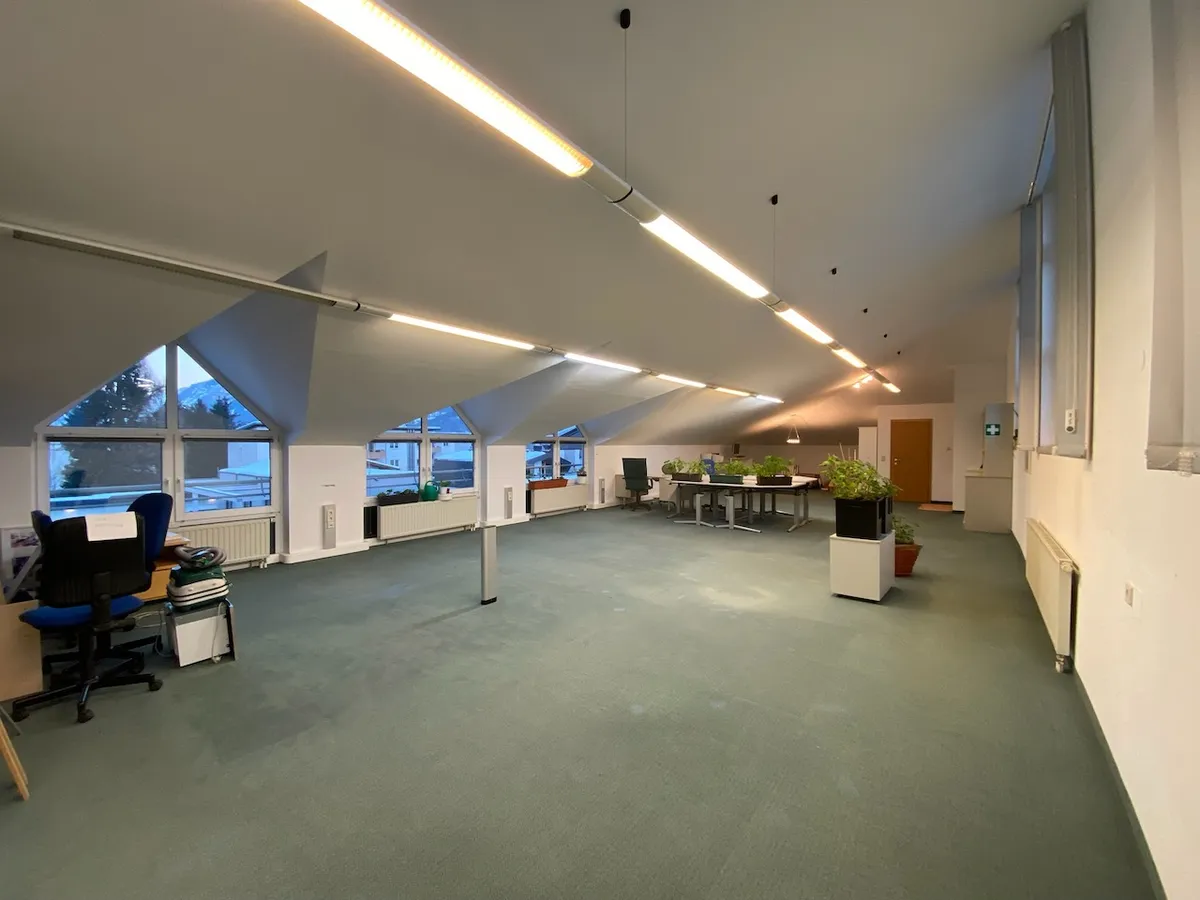 150 m² Dachgeschoss-Büro in Zell am See - offener Loft-Charakter, eigenes WC, ab sofort - Ansicht 2