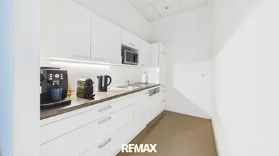 4-Zimmer-Gewerbeimmobilie mieten in Linz Land – 154 m², € 2.742 – Bild 7 von 8