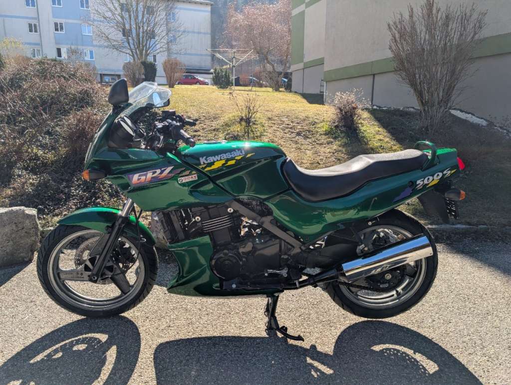 Kawasaki GPZ 500S Tourer