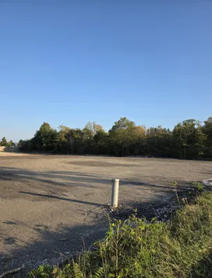 Gewerbeimmobilie mieten in Wiener Neustadt Land – 2 100 m², € 1 – Bild 2 von 5