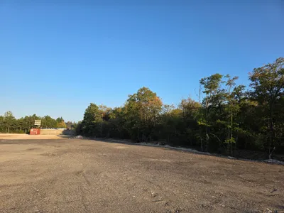 Gewerbeimmobilie mieten in Wiener Neustadt Land – 2 100 m², € 1 – Bild 3 von 5
