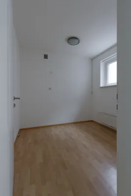4-Zimmer-Gewerbeimmobilie mieten in Linz – 82 m², € 1.098 – Bild 8 von 12
