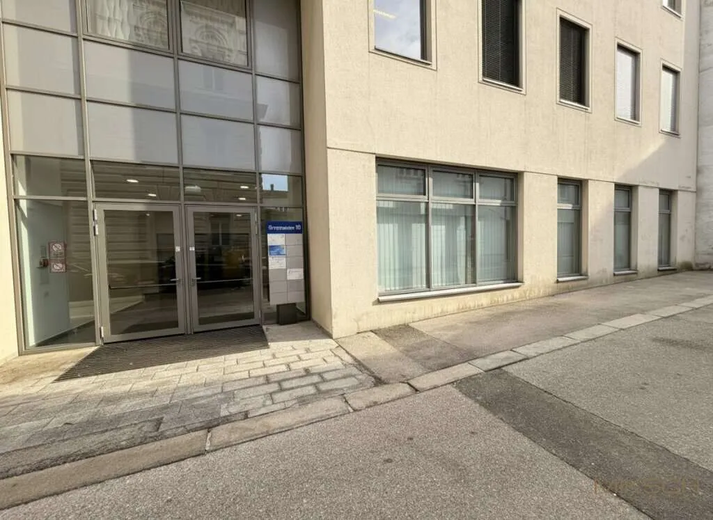 Neuwertige Büro/Praxis in St. Pölten I Nähe Bahnhof I 208 m² I Terrasse - Ansicht 2