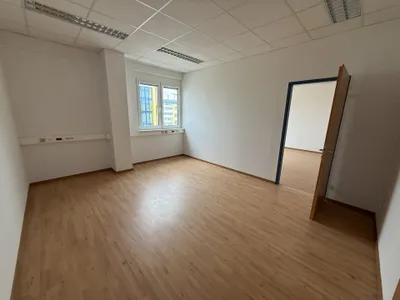 2-Zimmer-Gewerbeimmobilie mieten in Baden – 59 m², € 660 – Bild 2 von 4