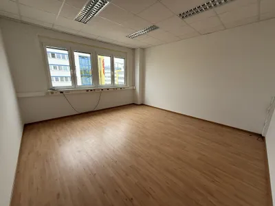 2-Zimmer-Gewerbeimmobilie mieten in Baden – 59 m², € 660 – Bild 3 von 4