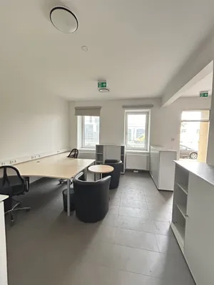 1-Zimmer-Gewerbeimmobilie mieten in Wien – 47 m², € 665 – Bild 1 von 12