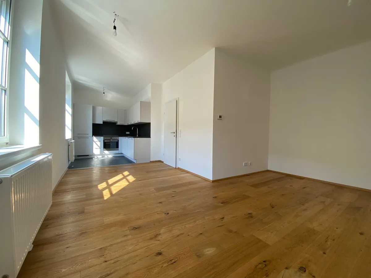 Zentrale Lage! Charmante, sanierte 2-Raumwohnung mit Einbauküche beim neuen Rathaus in Urfahr! - Ansicht 2