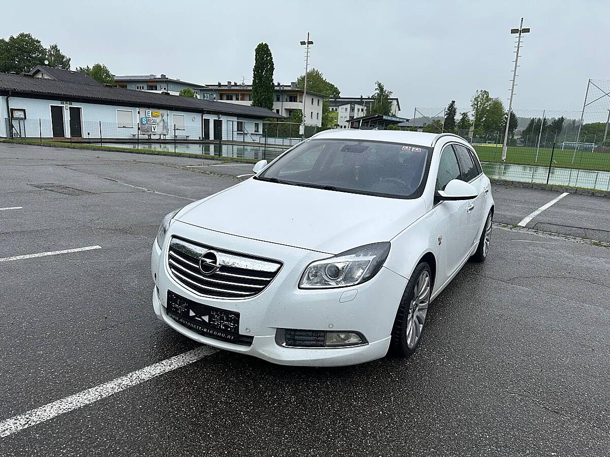 Opel Insignia ST 2,0 Cosmo CDTI DPF *Leder*Xenon*Kli...