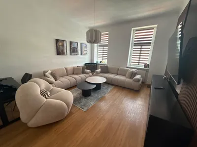 Sanierter Altbau (76m², 3m Deckenhöhe) direkt an der U1 Altes Landgut - Möbliert ab 01.09.!