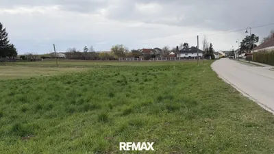 Grundstück kaufen in Korneuburg – 2 600 m², € 698.000 – Bild 2 von 4