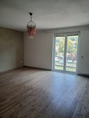6-Zimmer-Wohnung mieten in Neunkirchen – 182 m², € 1.190 – Bild 5 von 7